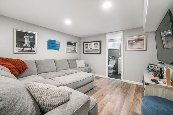 Bathroom, Interior, Living room, Recessed Lighting, Wood Texture Flooring