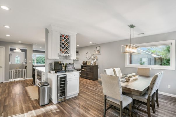 Dining room, Interior, Kitchen, Pendant Lights, Recessed Lighting, Wood Texture Flooring