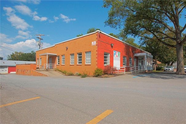 Exterior, Facade, None