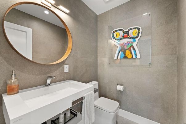 Bathroom, Interior, Recessed Lighting