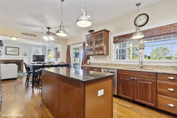 Dining room, Interior, Kitchen, Pendant Lights, Recessed Lighting, Wood Texture Flooring