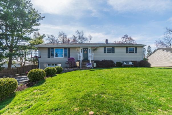 Backyard, Exterior, Facade, Split Level