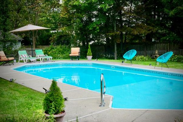 Exterior, Pool