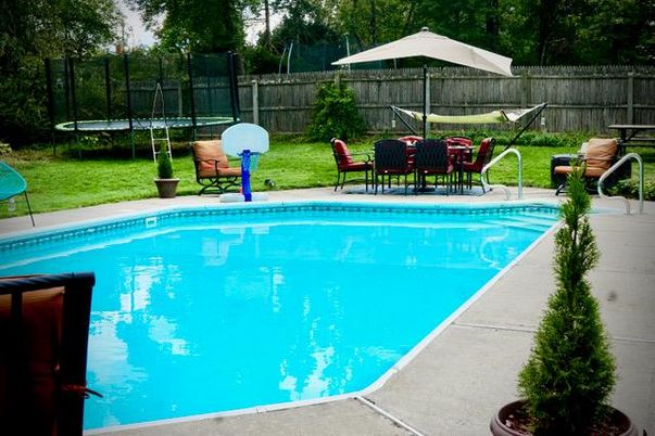 Exterior, Pool