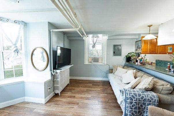 Interior, Living room, Pendant Lights, Wood Texture Flooring