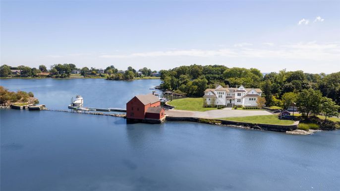 Exterior, Lake