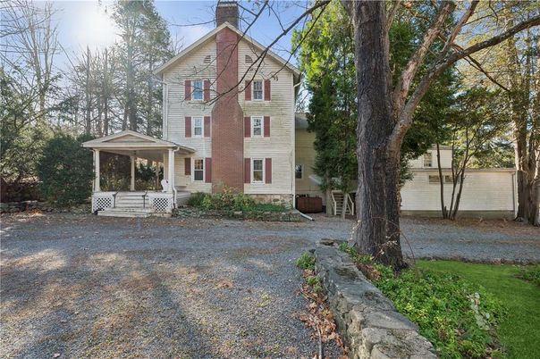 Backyard, Exterior, Facade, Brick Facade, Georgian