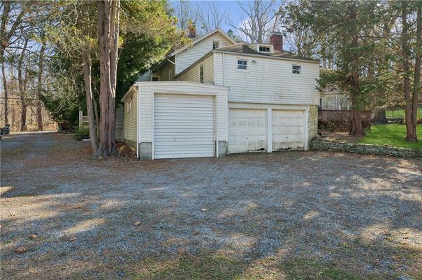Detached Garage, Exterior