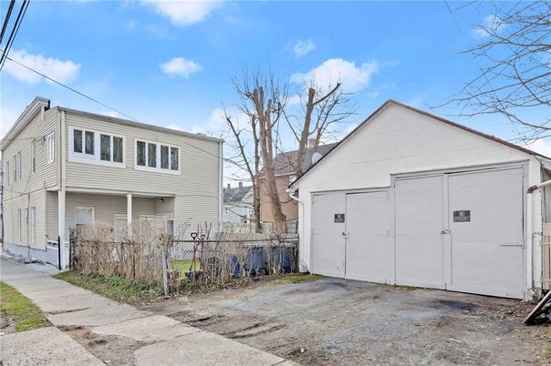 Detached Garage, Exterior