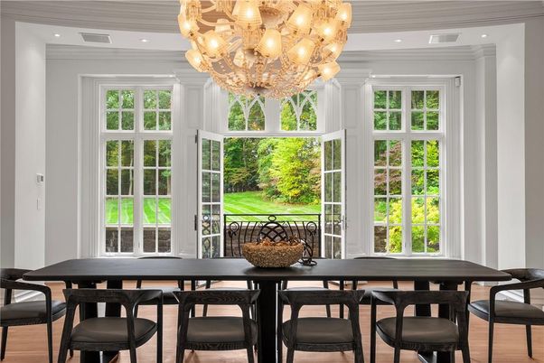 Chandelier, Dining room, Interior, Recessed Lighting, Wood Texture Flooring