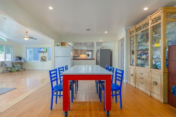 Dining room, Interior, Kitchen, Recessed Lighting, Wood Texture Flooring