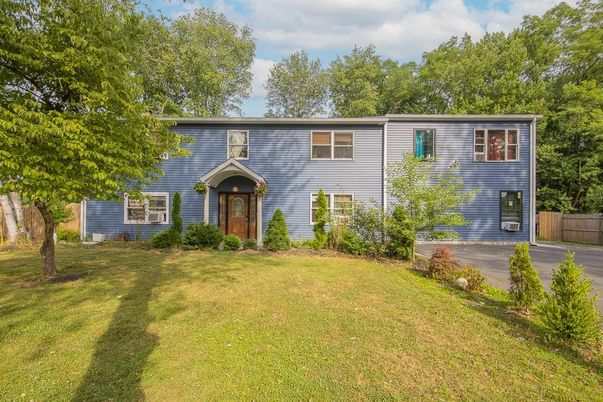 Exterior, Facade, Raised Ranch