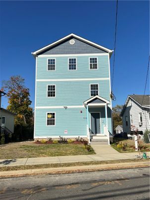 Exterior, Facade, Queen Anne Victorian