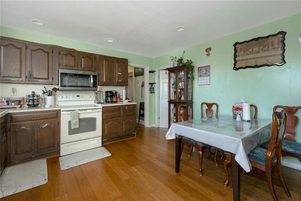 Dining room, Interior, Kitchen, Recessed Lighting, Wood Texture Flooring