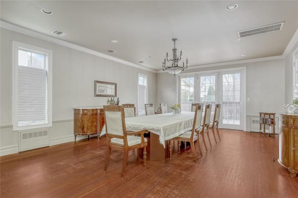 Chandelier, Dining room, Interior, Recessed Lighting, Wood Texture Flooring