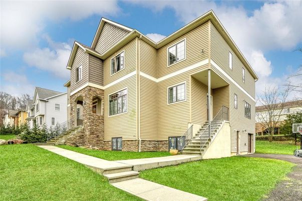 Attached, Backyard, Exterior, Facade, Queen Anne Victorian
