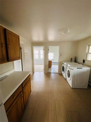 Interior, Washer, Wood Texture Flooring