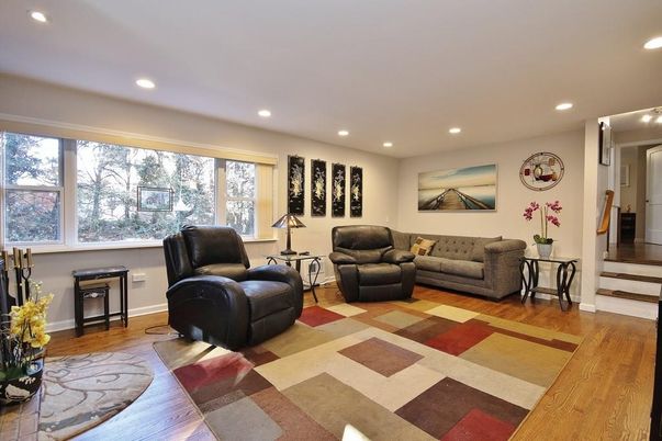 Interior, Living room, Recessed Lighting, Wood Texture Flooring
