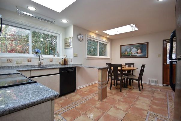 Dining room, Interior, Kitchen, Recessed Lighting