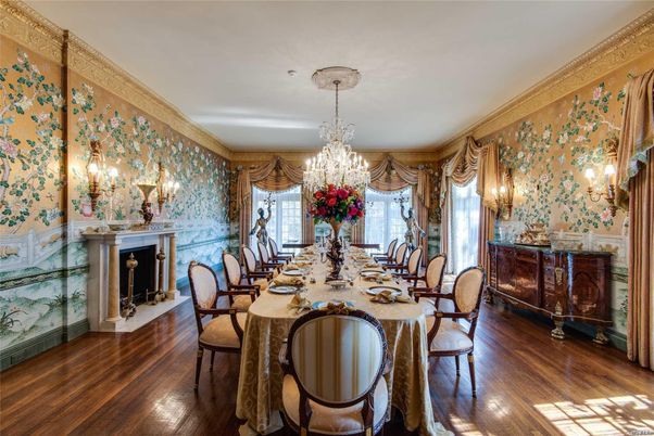 Chandelier, Dining room, Fireplace, Interior, Wood Texture Flooring