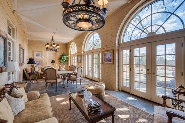 Chandelier, Dining room, Interior, Living room