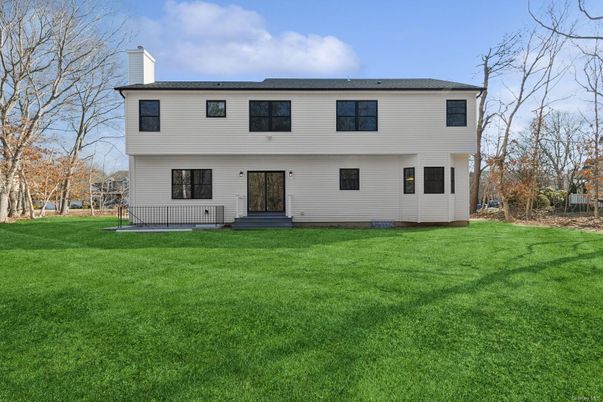 Backyard, Exterior, Facade, Split Level