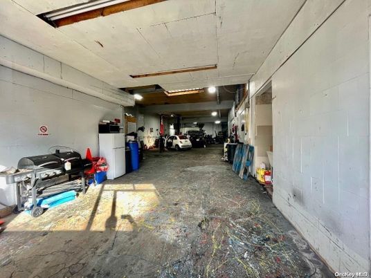 Garage, Interior