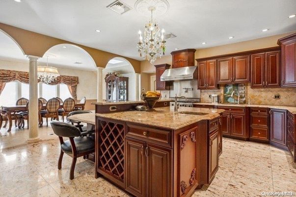 Chandelier, Dining room, Interior, Kitchen, Recessed Lighting, Stainless Steel Appliances