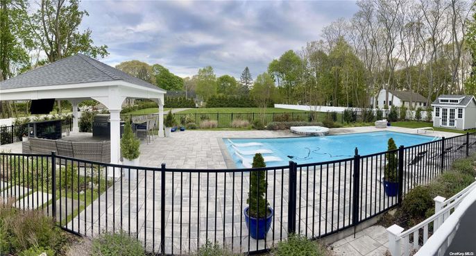 Exterior, Pool