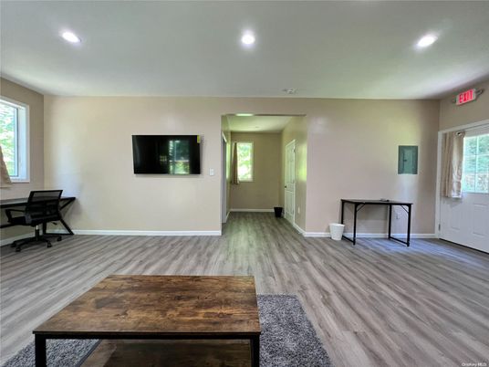 Interior, Recessed Lighting, Wood Texture Flooring