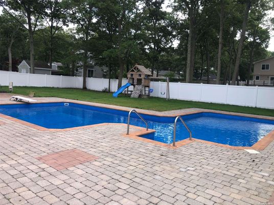 Exterior, Playground, Pool