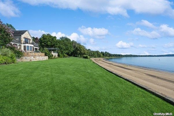 Exterior, Lake