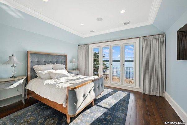 Bedroom, Interior, Recessed Lighting, Water, Wood Texture Flooring