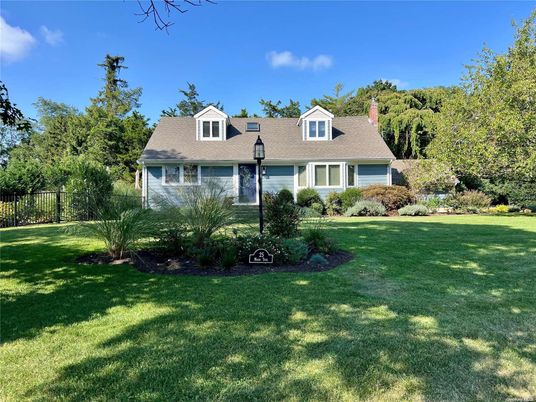 Backyard, Exterior, Facade, Cape Cod