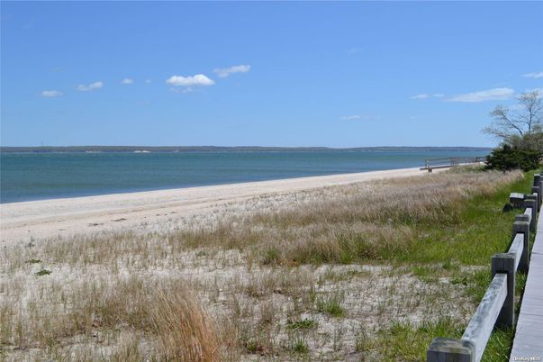 Exterior, Lake