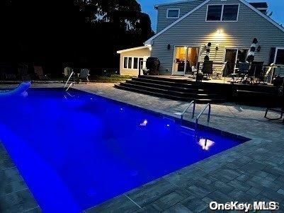 Exterior, Pool