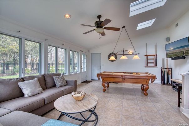 Billiard Table, Game Room, Interior, Living room, Pendant Lights, Recessed Lighting