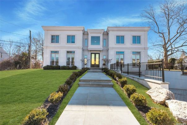 Backyard, Exterior, Facade, French Provincial