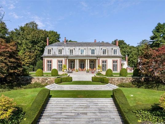 Backyard, Exterior, Facade, French Provincial