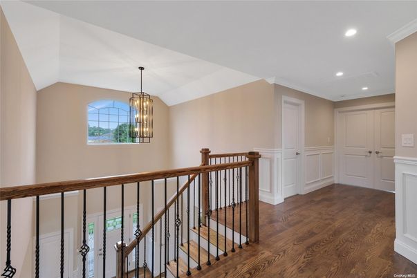Interior, Pendant Lights, Recessed Lighting, Wood Texture Flooring