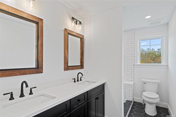Bathroom, Dual Sink Vanities, Interior, Recessed Lighting