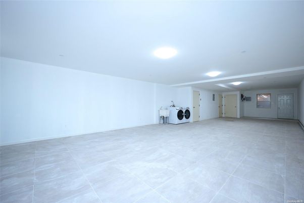 Empty room, Interior, Washer