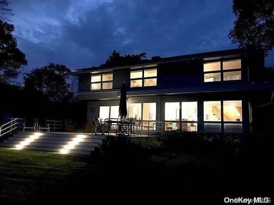 Backyard, Exterior, Facade, Modern