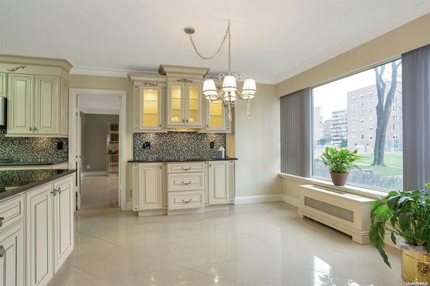 Chandelier, Interior, Kitchen