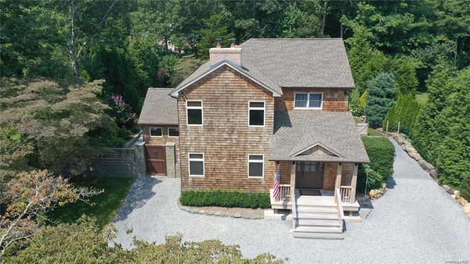 Exterior, Facade, Cape Cod