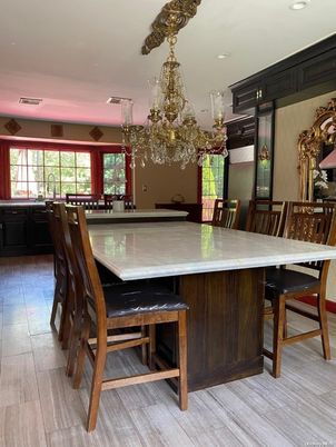 Chandelier, Dining room, Interior, Recessed Lighting, Wood Texture Flooring