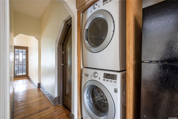 Interior, Utility Closets, Washer, Wood Texture Flooring