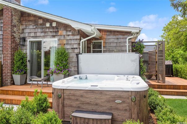 Exterior, Hot Tub