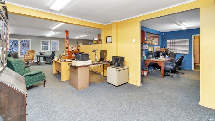 Home Office, Interior