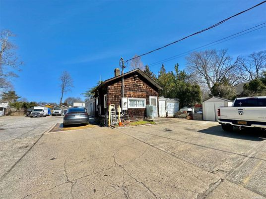 Detached Garage, Exterior